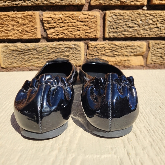 Tory Burch Reva Black Patent Leather Scrunch Back Ballet Flat Shoes Size 8M - Picture 3 of 10